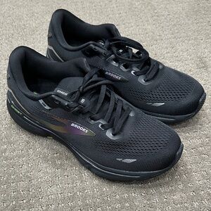 Brooks Ghost 15 Men's/Women’s Running Shoes - Black with Iridescent Accents